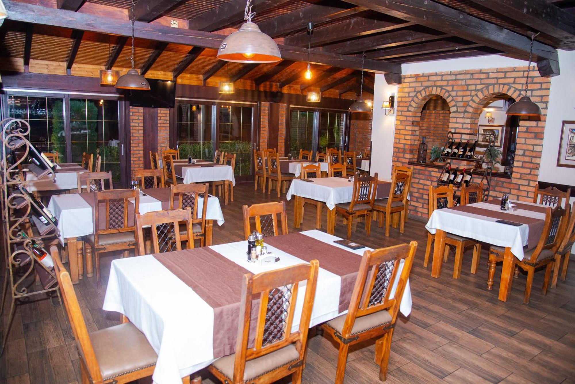 Hotel Dvor Bijelo Polje Exterior photo